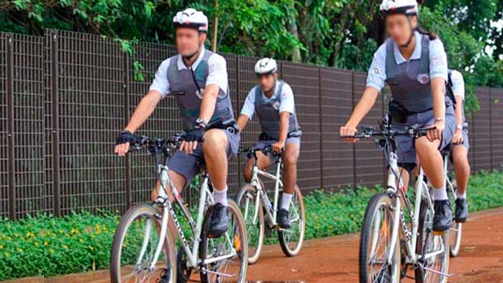 Policiais de Bicicletas